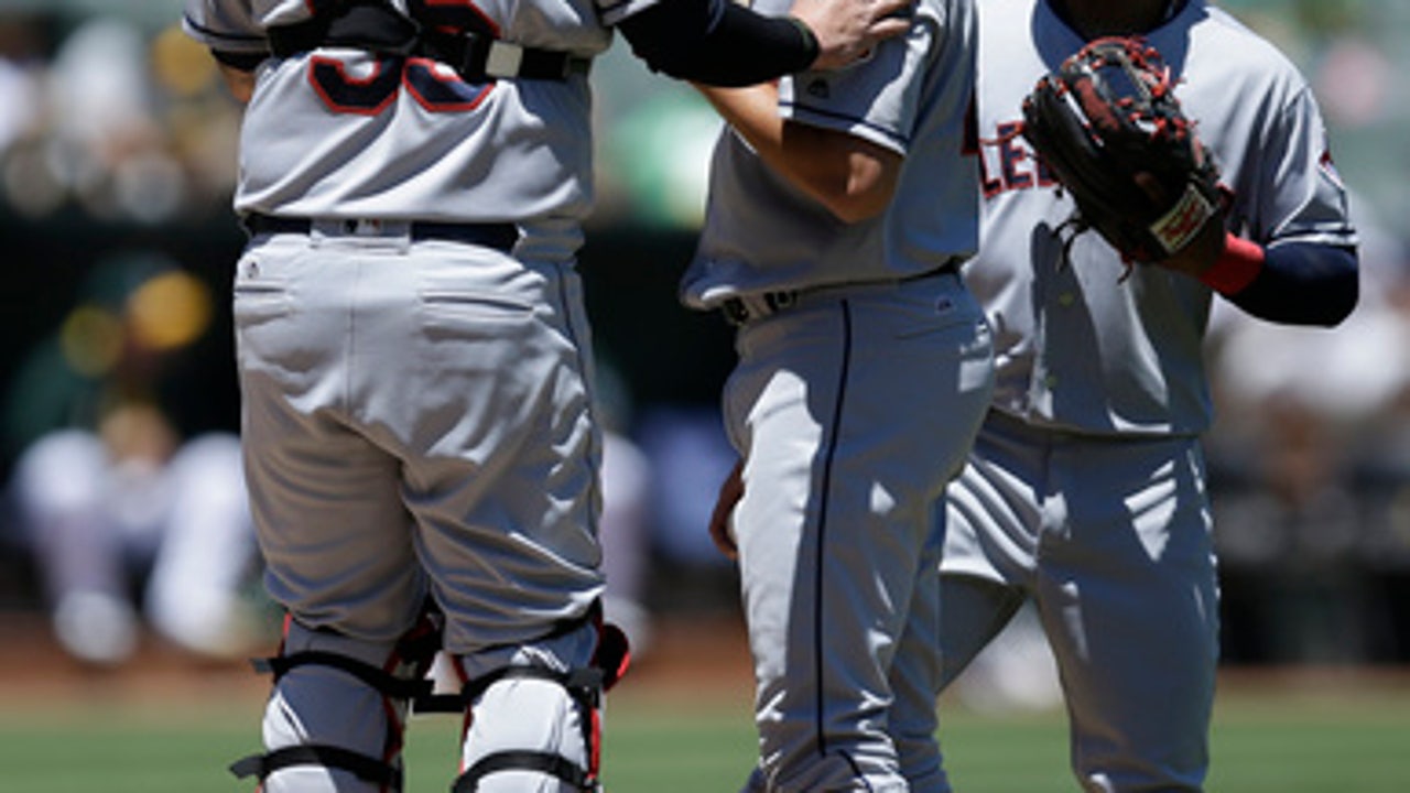 Bauer gets just 2 outs; A's top Indians 7-3 for 3-game sweep (Jul 16, 2017)
